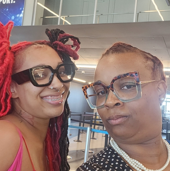 Let's make some deals - Melanie - Picture 3 of 3